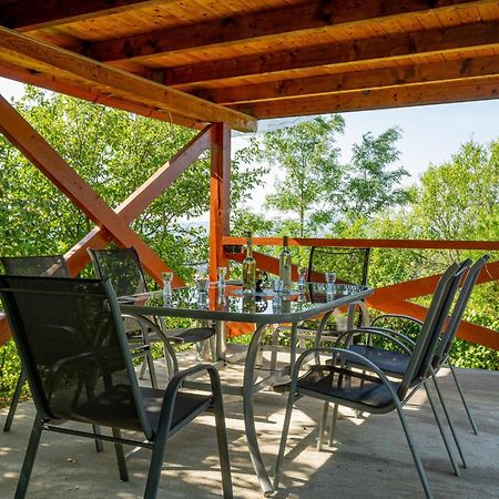 Panorama Apartmanhaz Ostrzyhom Zewnętrze zdjęcie