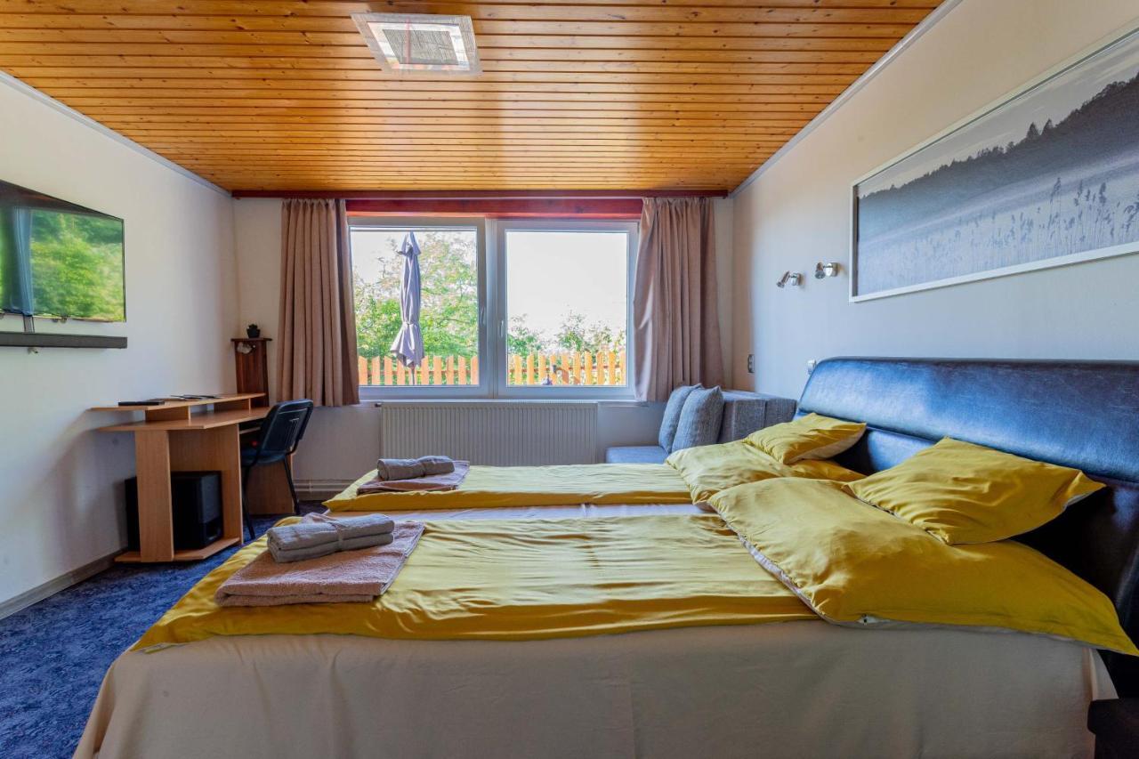 Panorama Apartmanhaz Ostrzyhom Zewnętrze zdjęcie