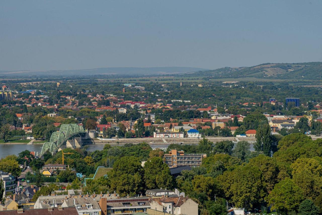 Panorama Apartmanhaz Ostrzyhom Zewnętrze zdjęcie